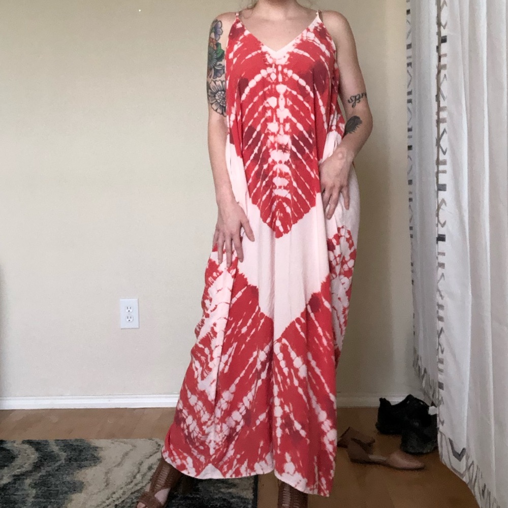 !!SOLD!! Love Stitch Tye-Dye Maxi Dress W/ Pockets